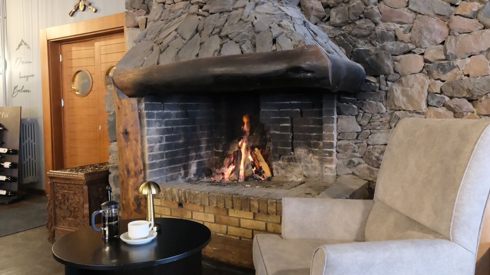 restaurants-restaurant