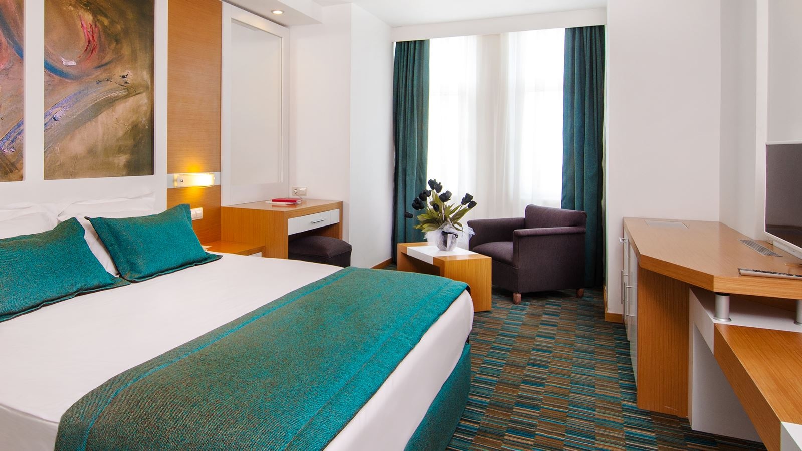 rooms-main-building-landview-room