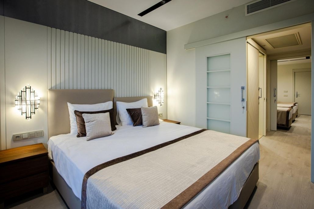 rooms-family-swim-up