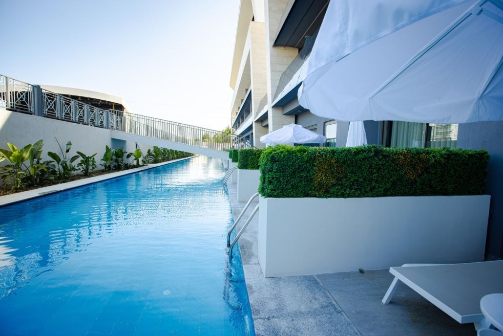 rooms-family-swim-up