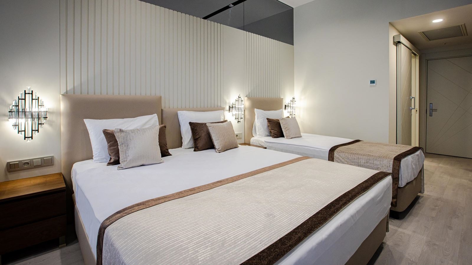 rooms-standard-room-swim-up