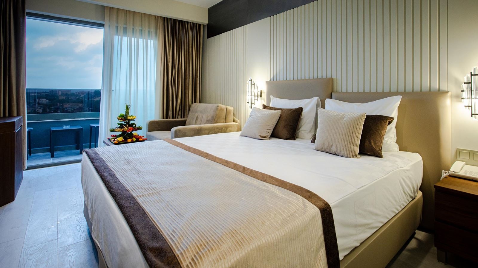 rooms-family-large-room