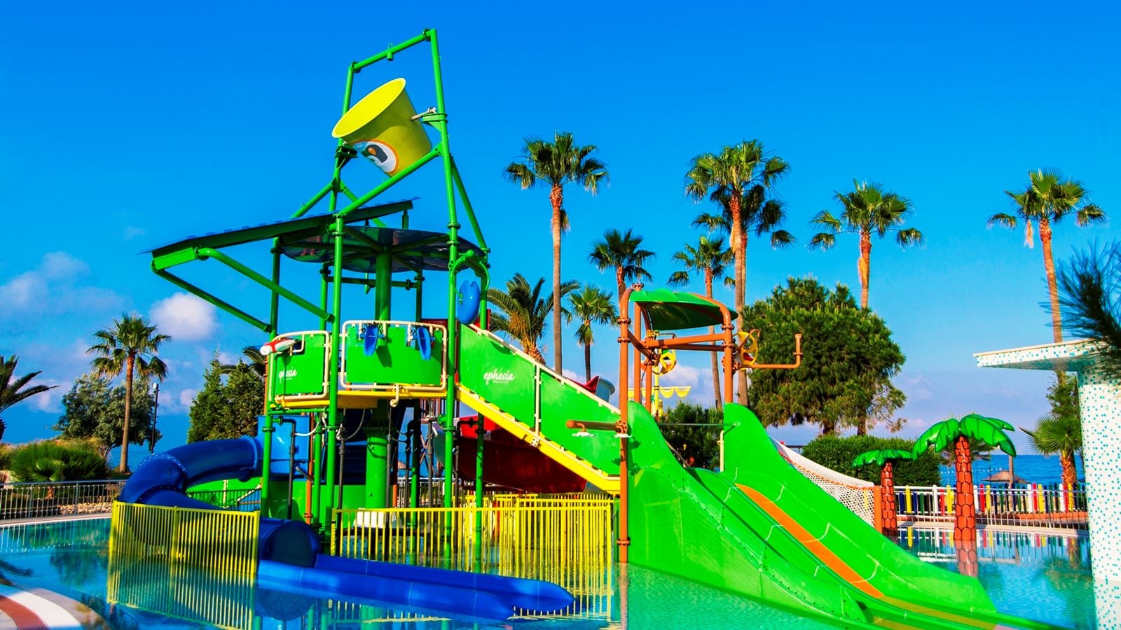 pools-outdoor-childrens-pool