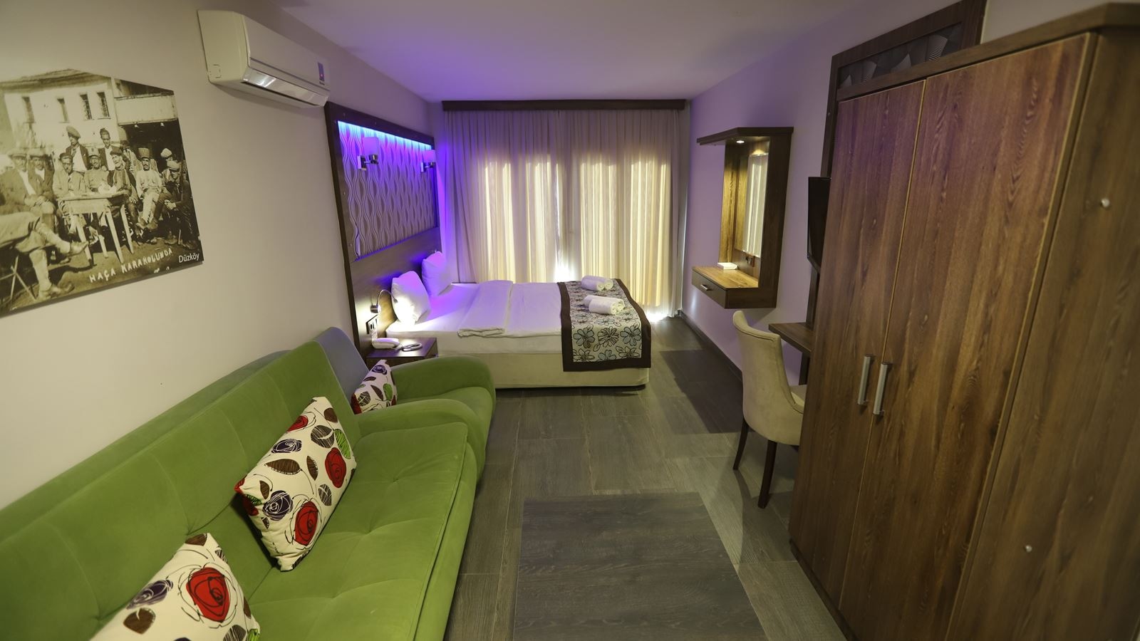 rooms-deluxe-room-with-balcony