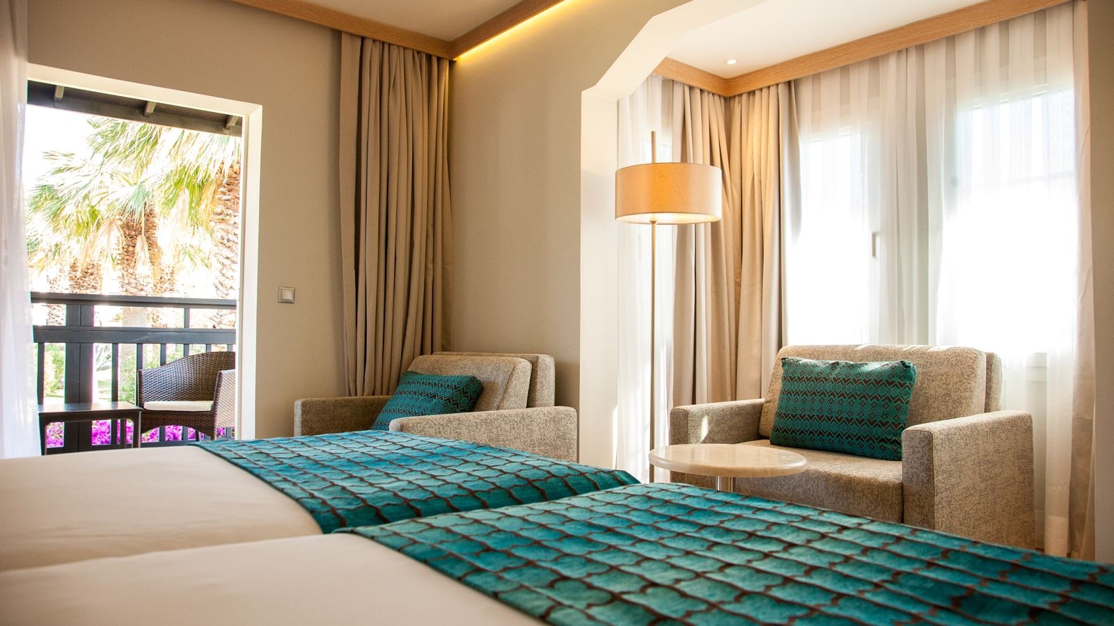 rooms-superior-room-in--villas