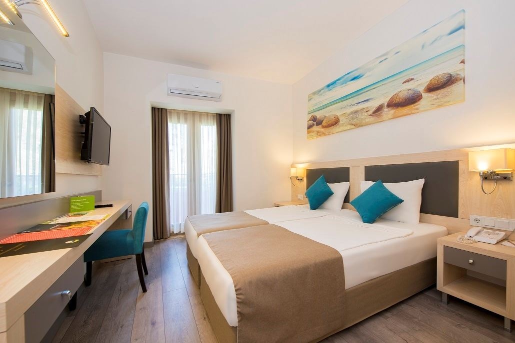 rooms-standard-room-land-view