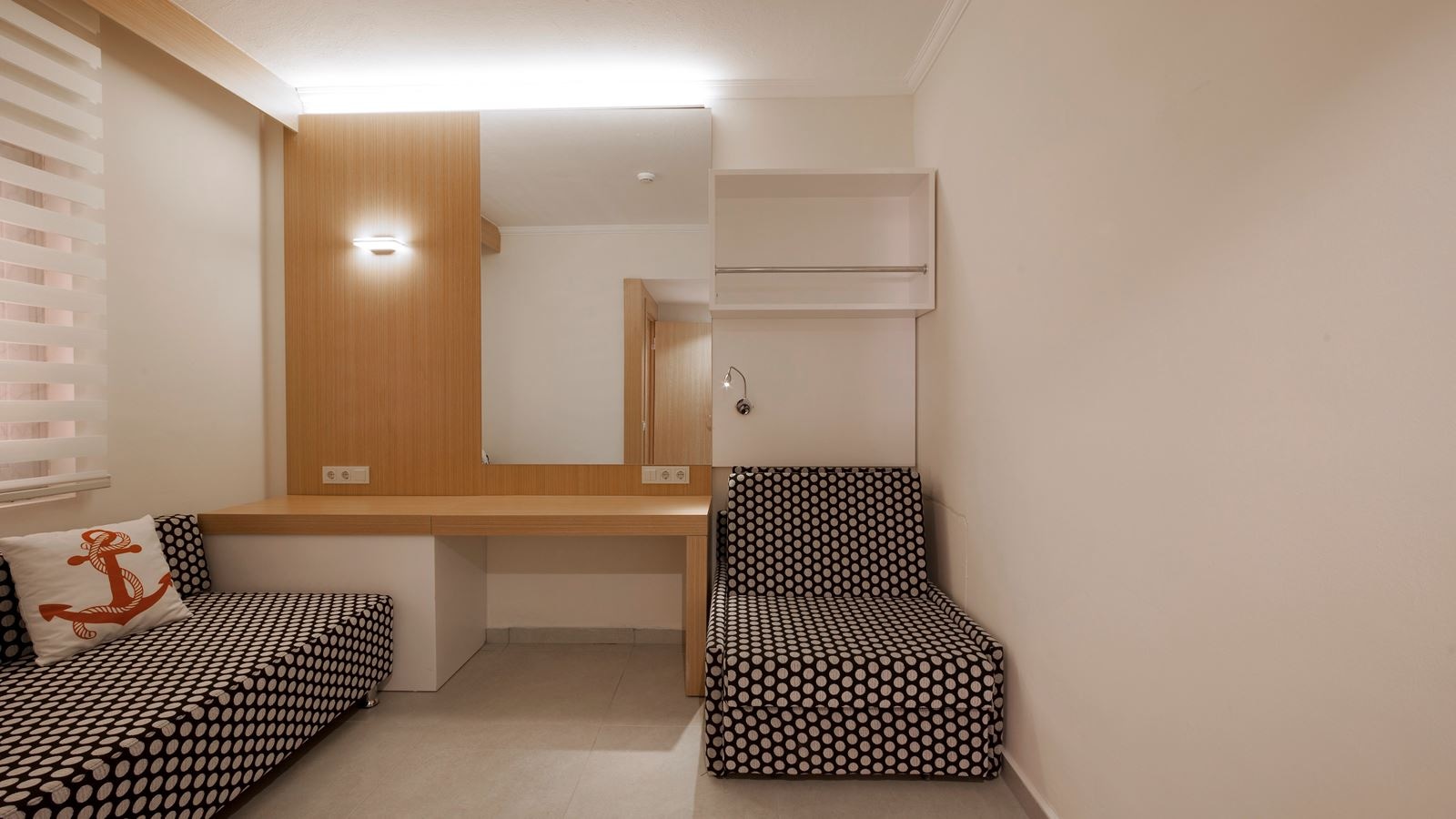 rooms-family-without-balcony-land-view