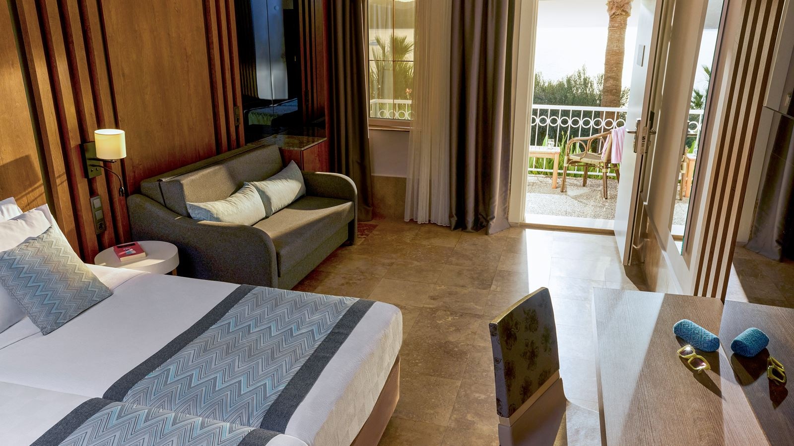 rooms-standard-large-superior--sea-view