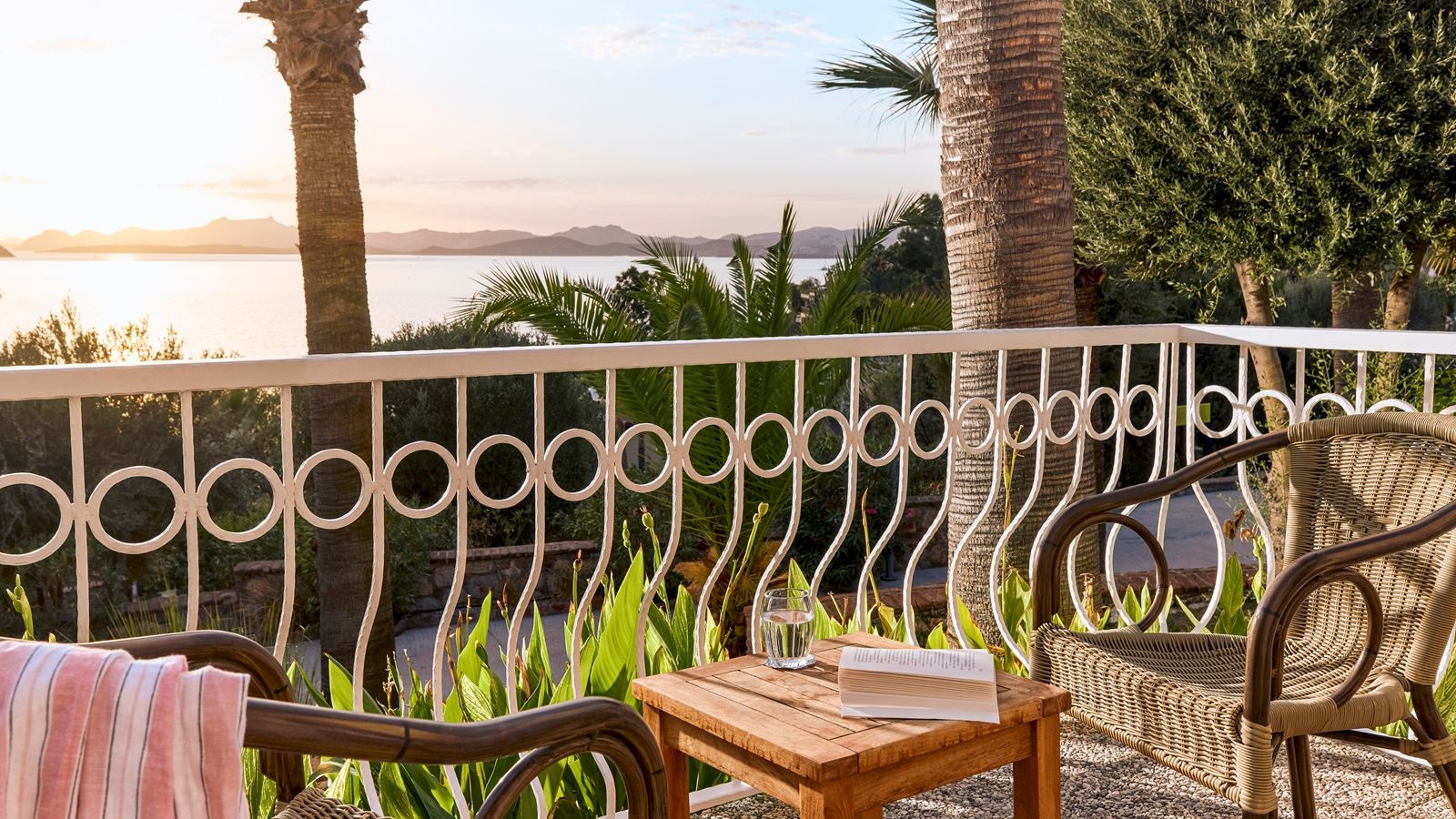 rooms-standard-large-superior--sea-view