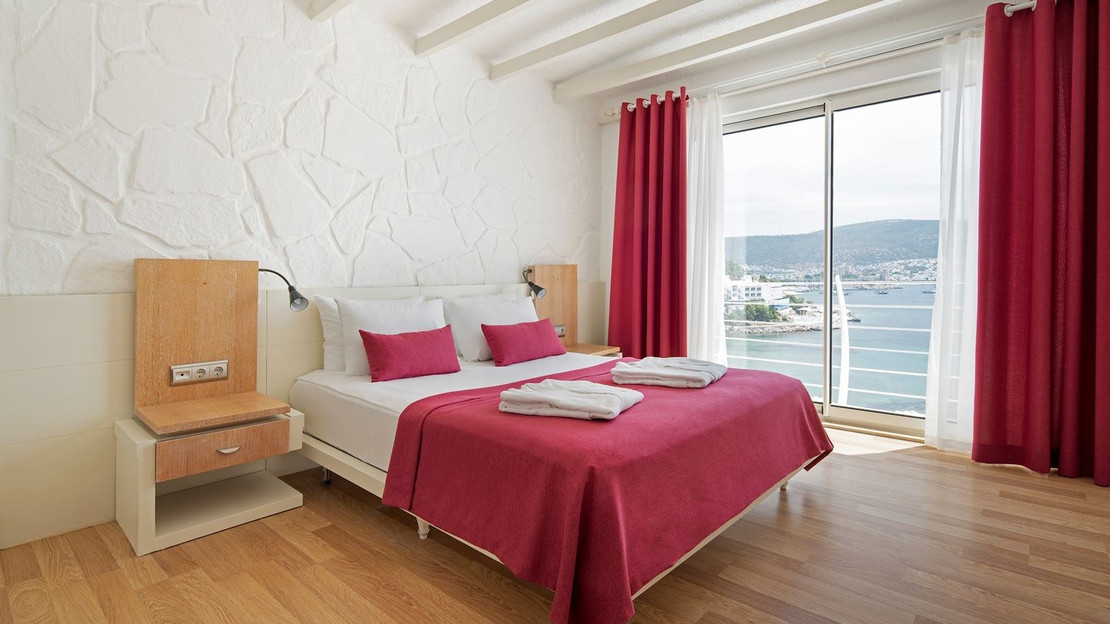 rooms-standard-double-or-twin-room-seaview-with-balcony