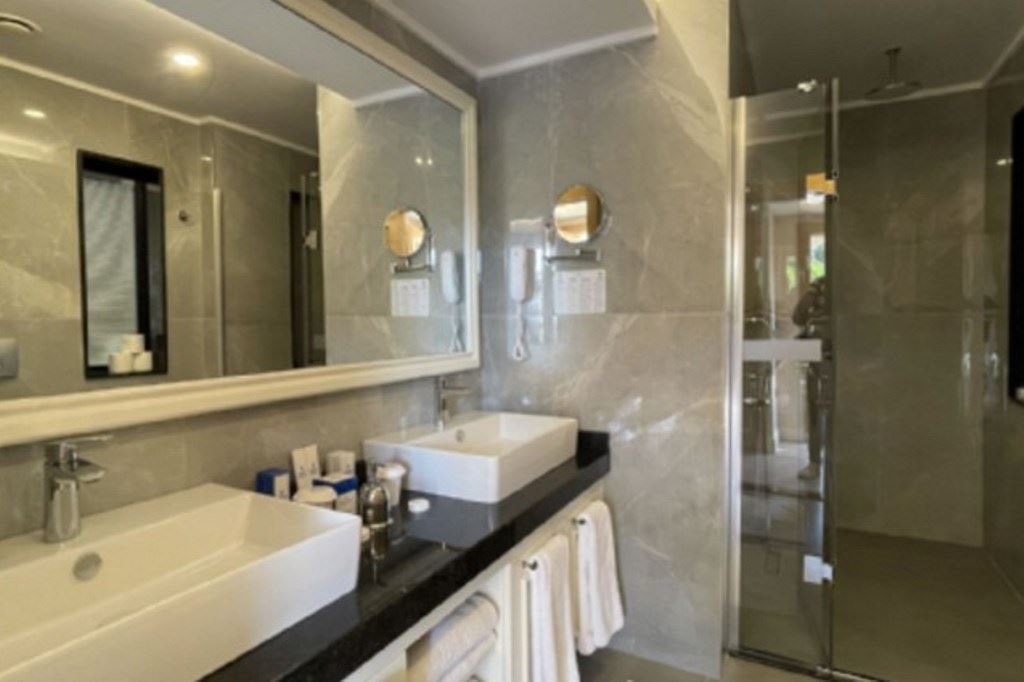 rooms-villa-senior-deluxe-room