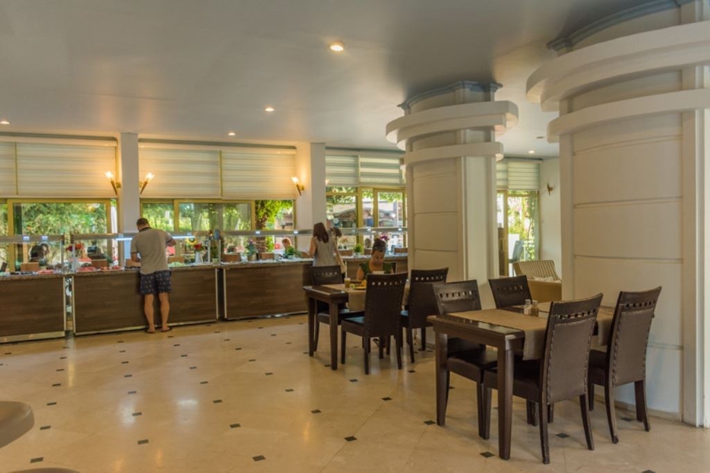 restaurants-restaurant