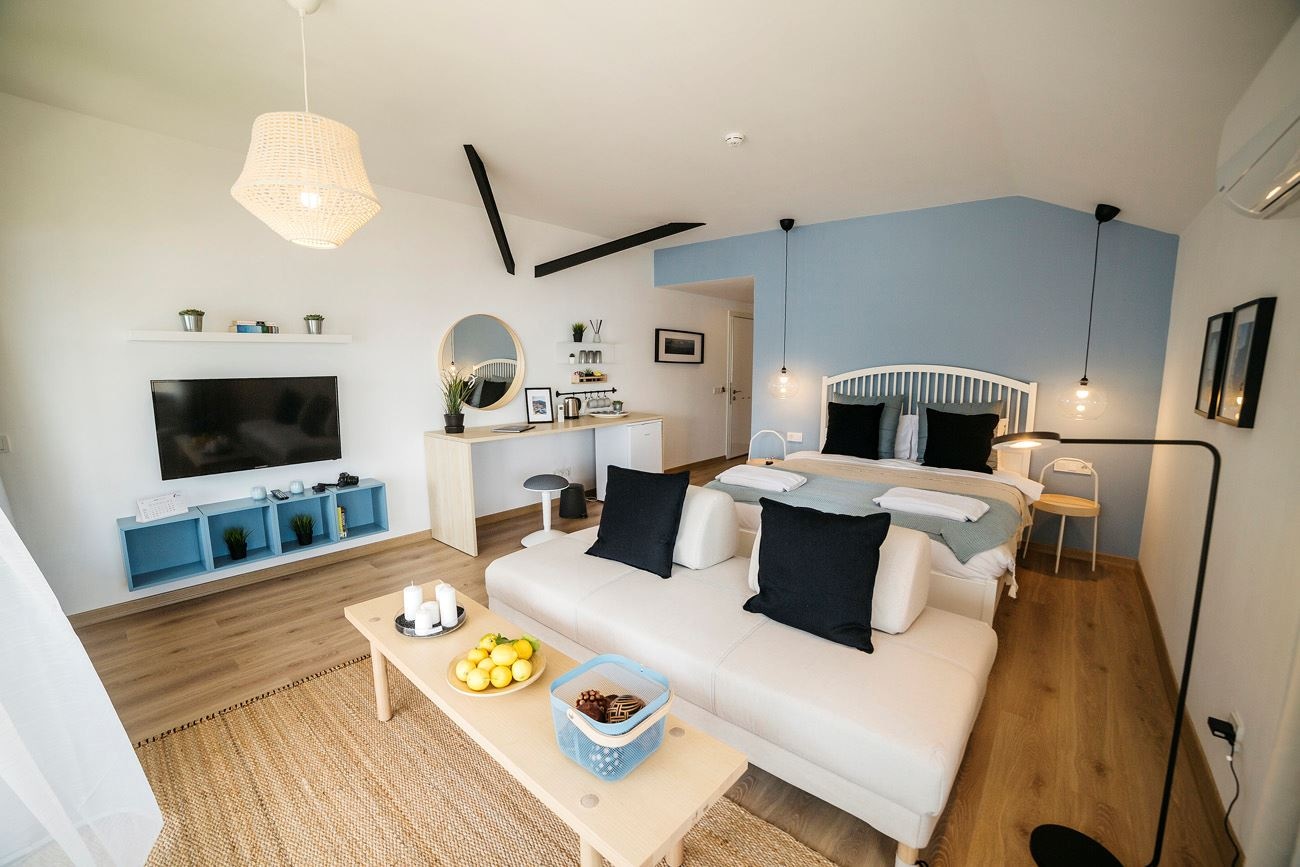 rooms-sea-view-roof-corner-room