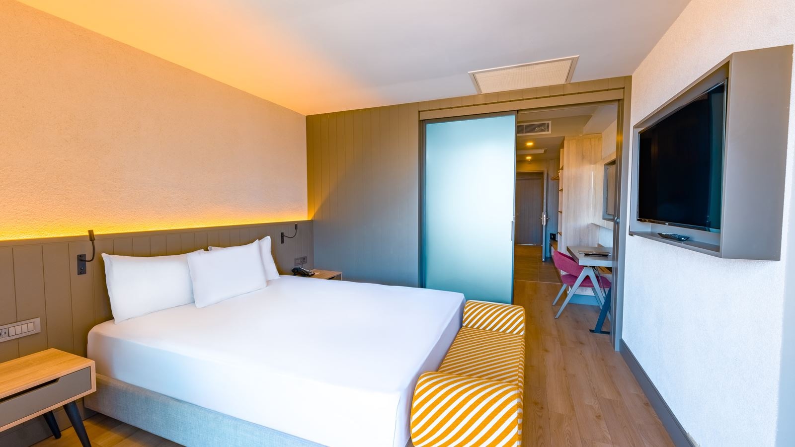 rooms-family-room-with-slide-door