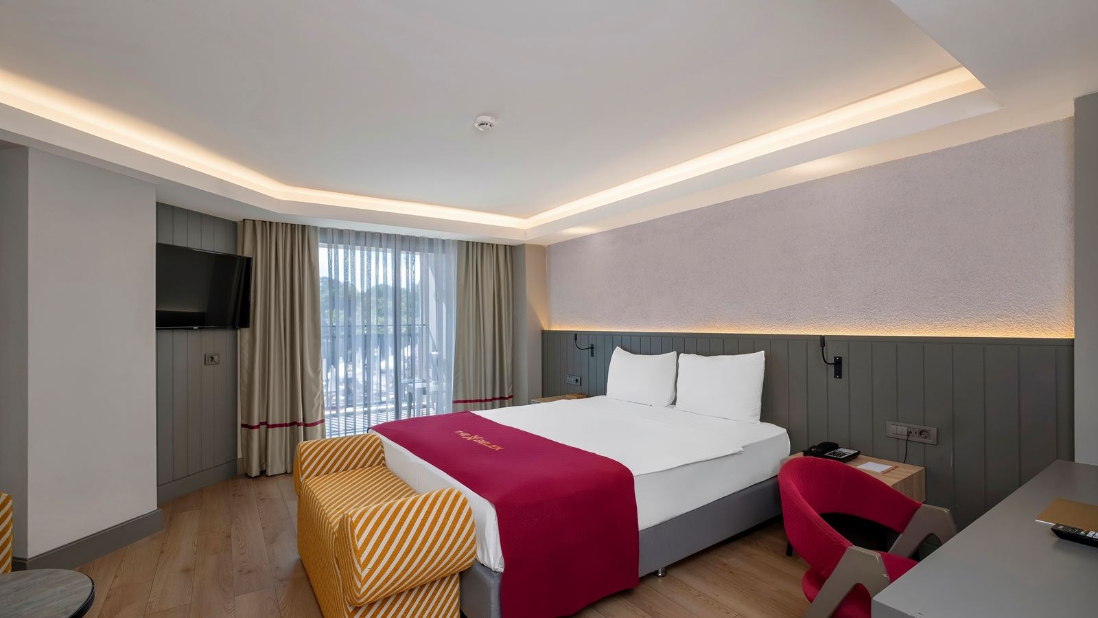 rooms-deluxe-room-with-jacuzzi