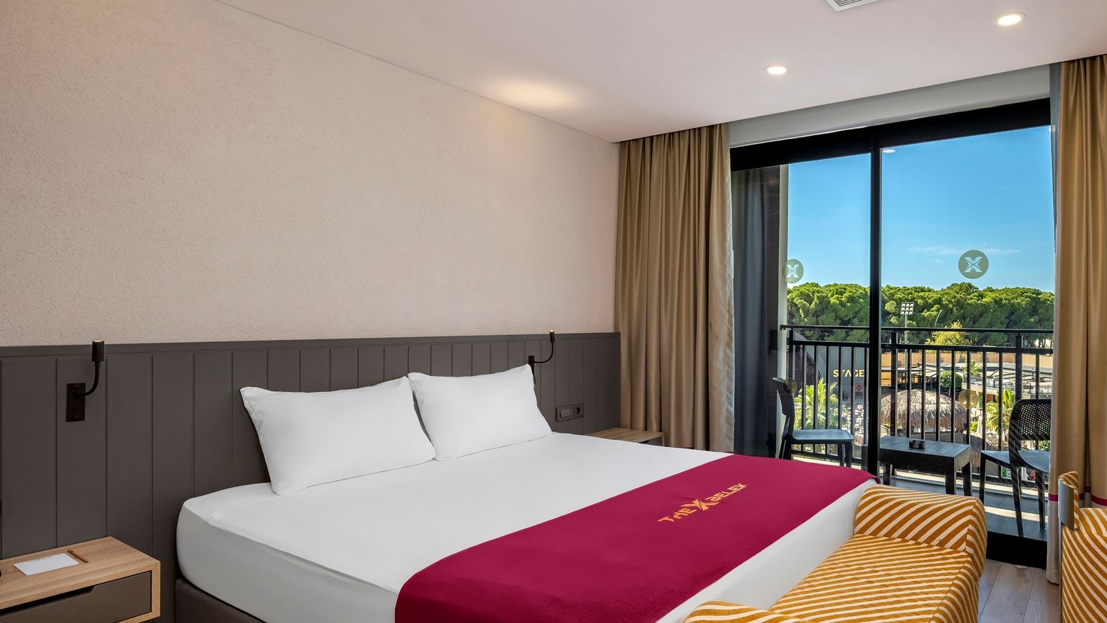 rooms-family-room-with-slide-door