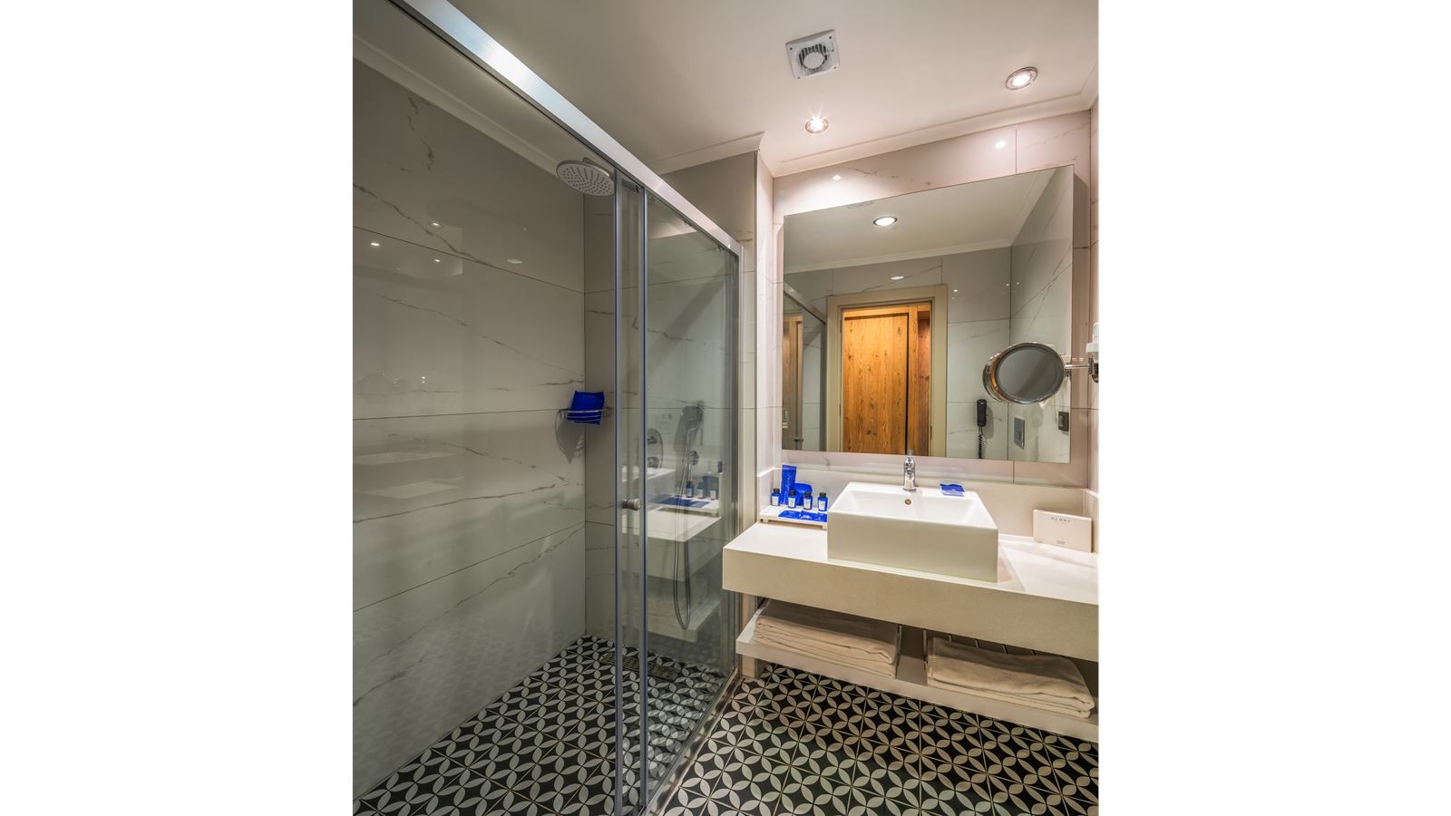 rooms-elite-family-room