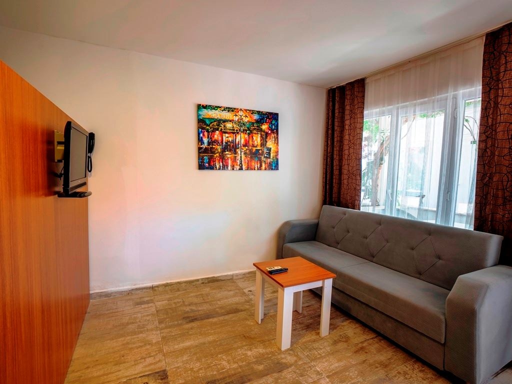 rooms-family-room