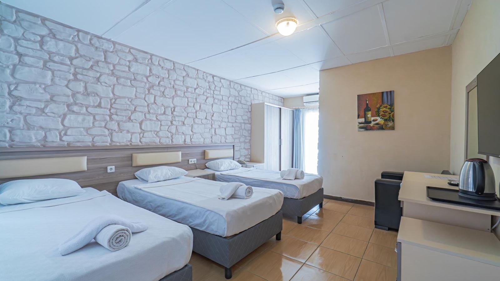 rooms-club-room