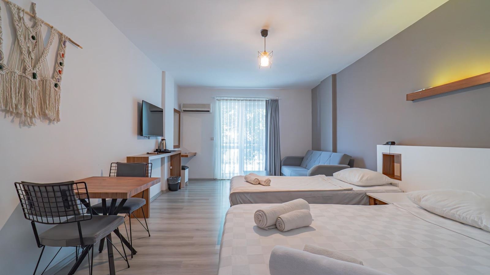rooms-standard-large-room