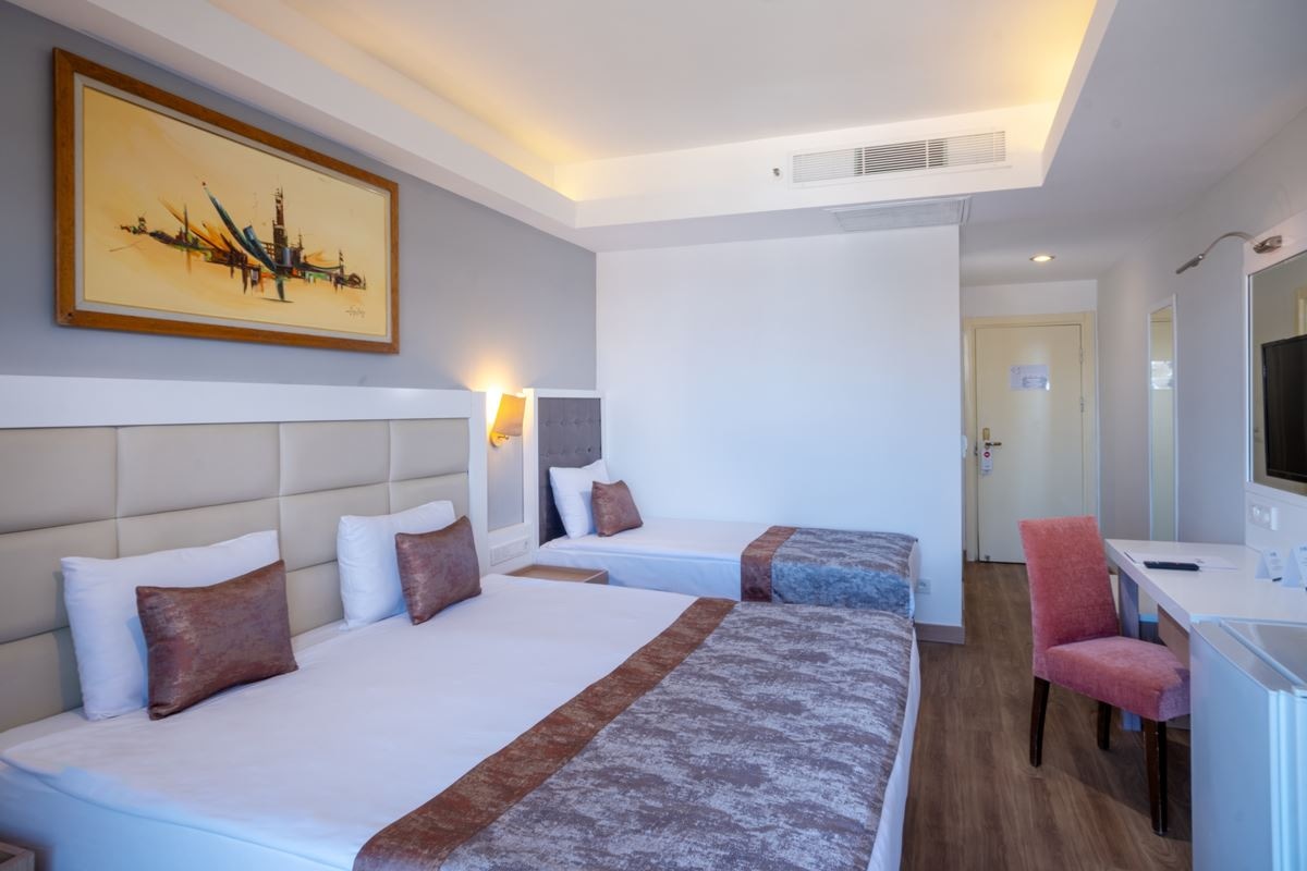 rooms-comfort-room-land-view