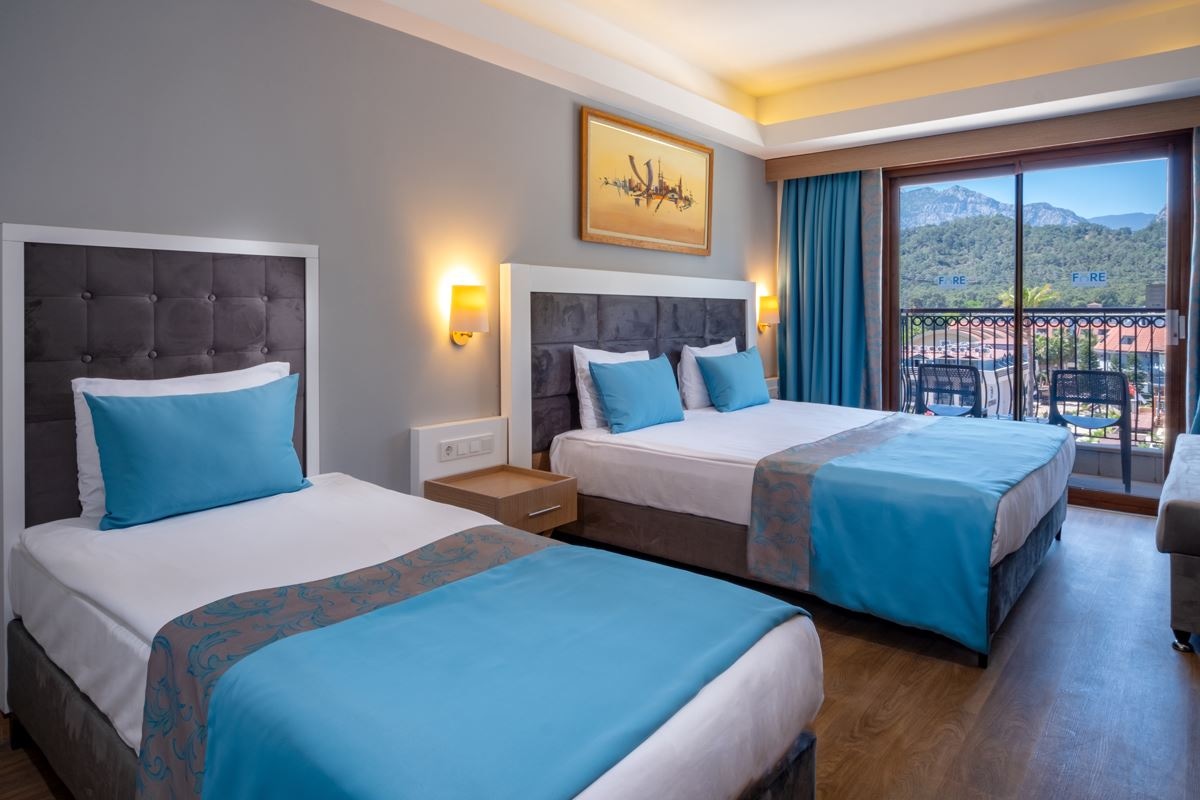 rooms-comfort-room-land-view