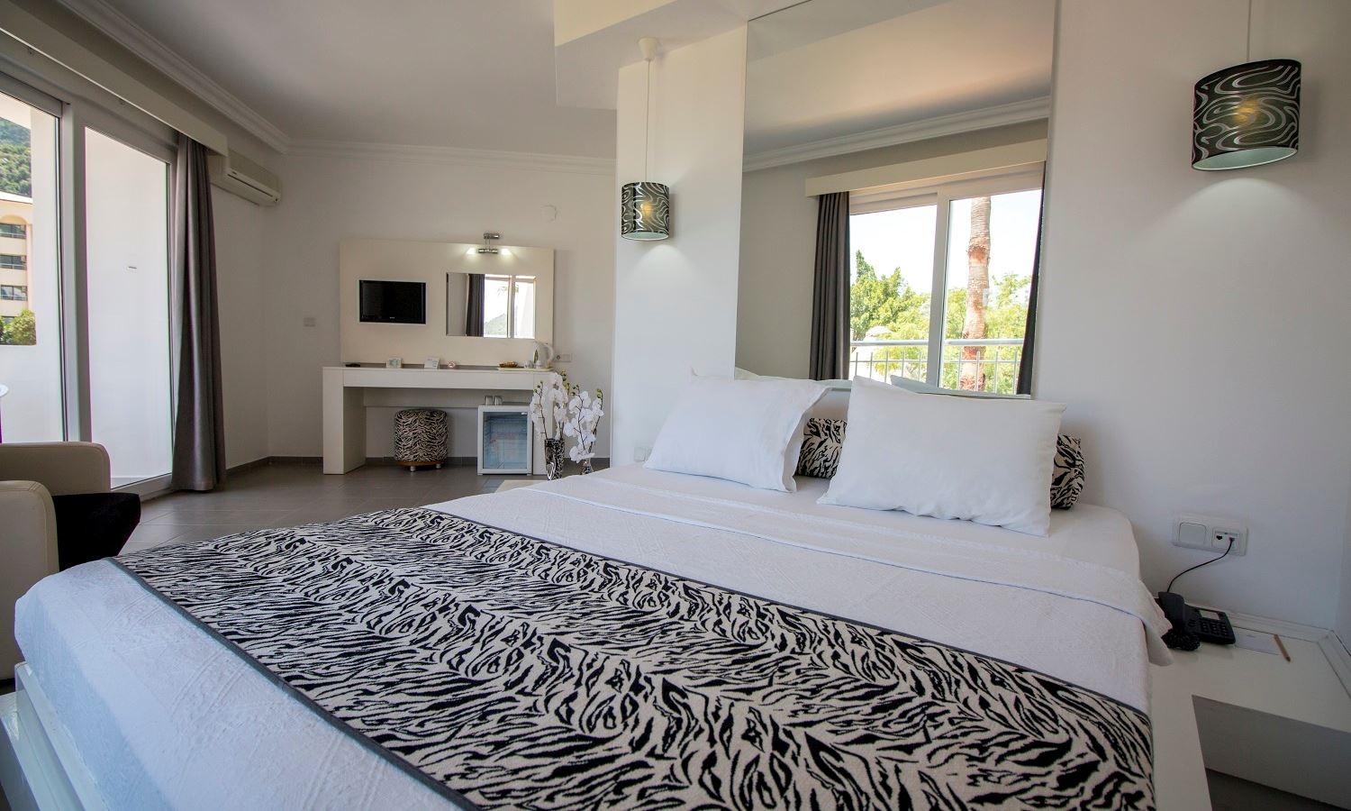 rooms-standard-forest-view