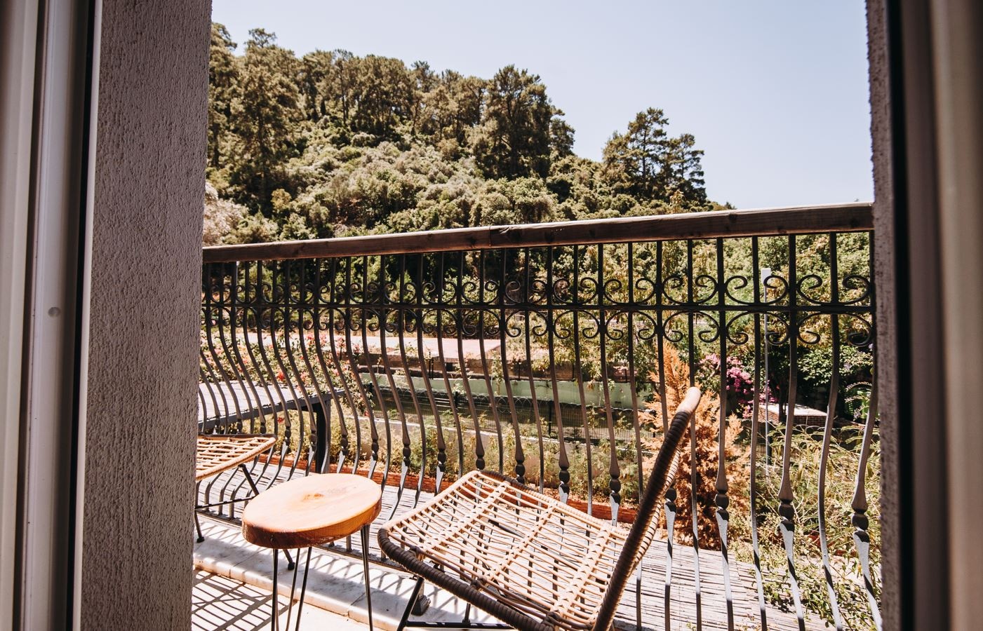 rooms-standard-room-land-view