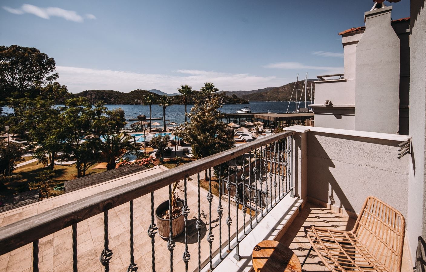 rooms-standard-room-sidesea-view