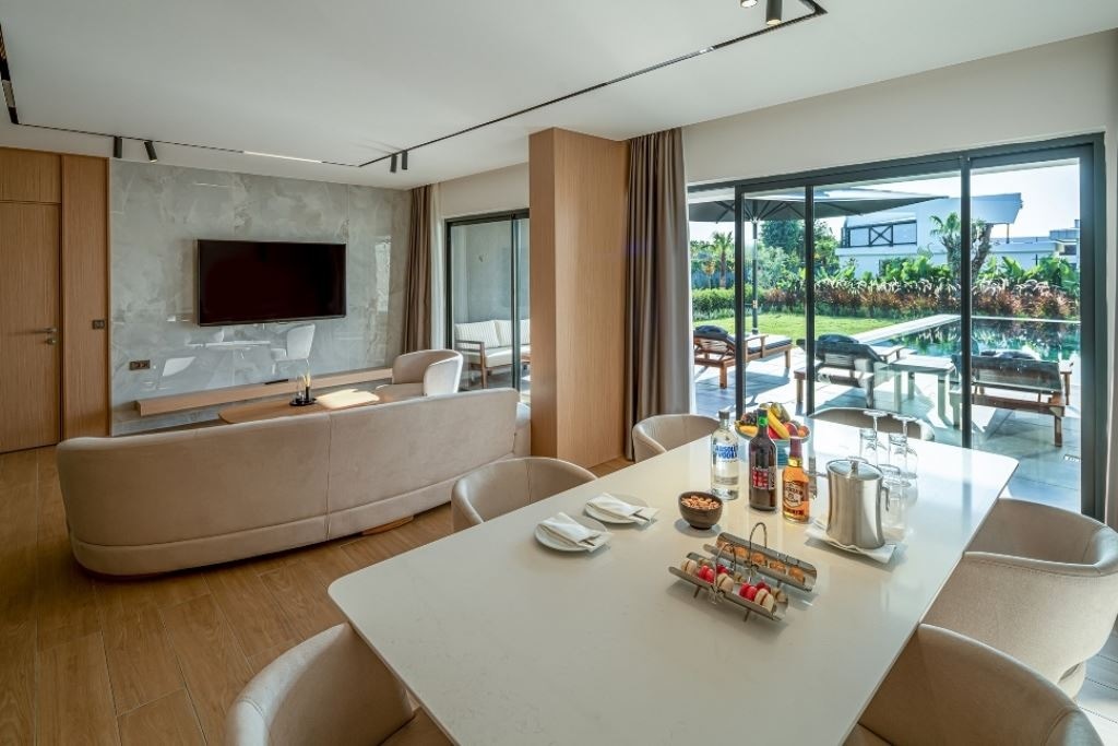 rooms-executive-private-pool-suite-3-bedroom