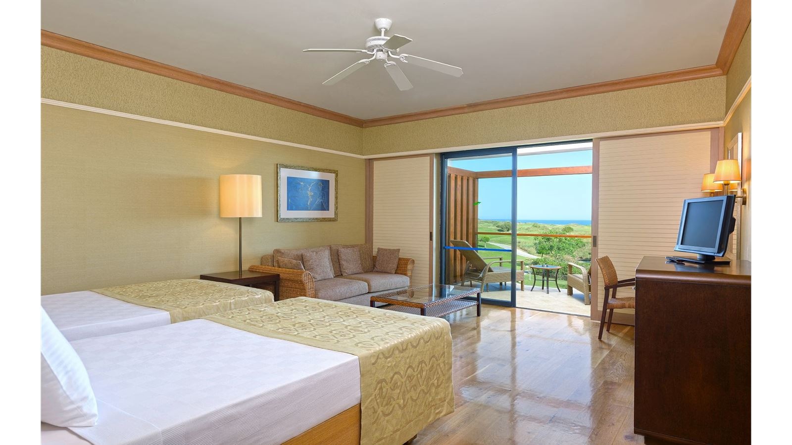 rooms-deluxe-large-room