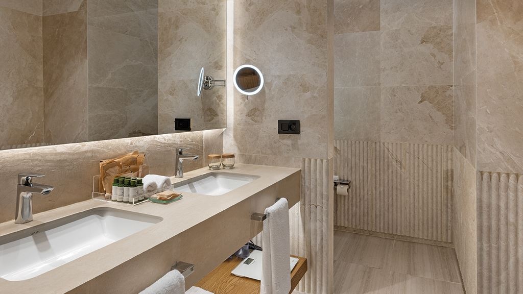 rooms-superior-side-sea-view