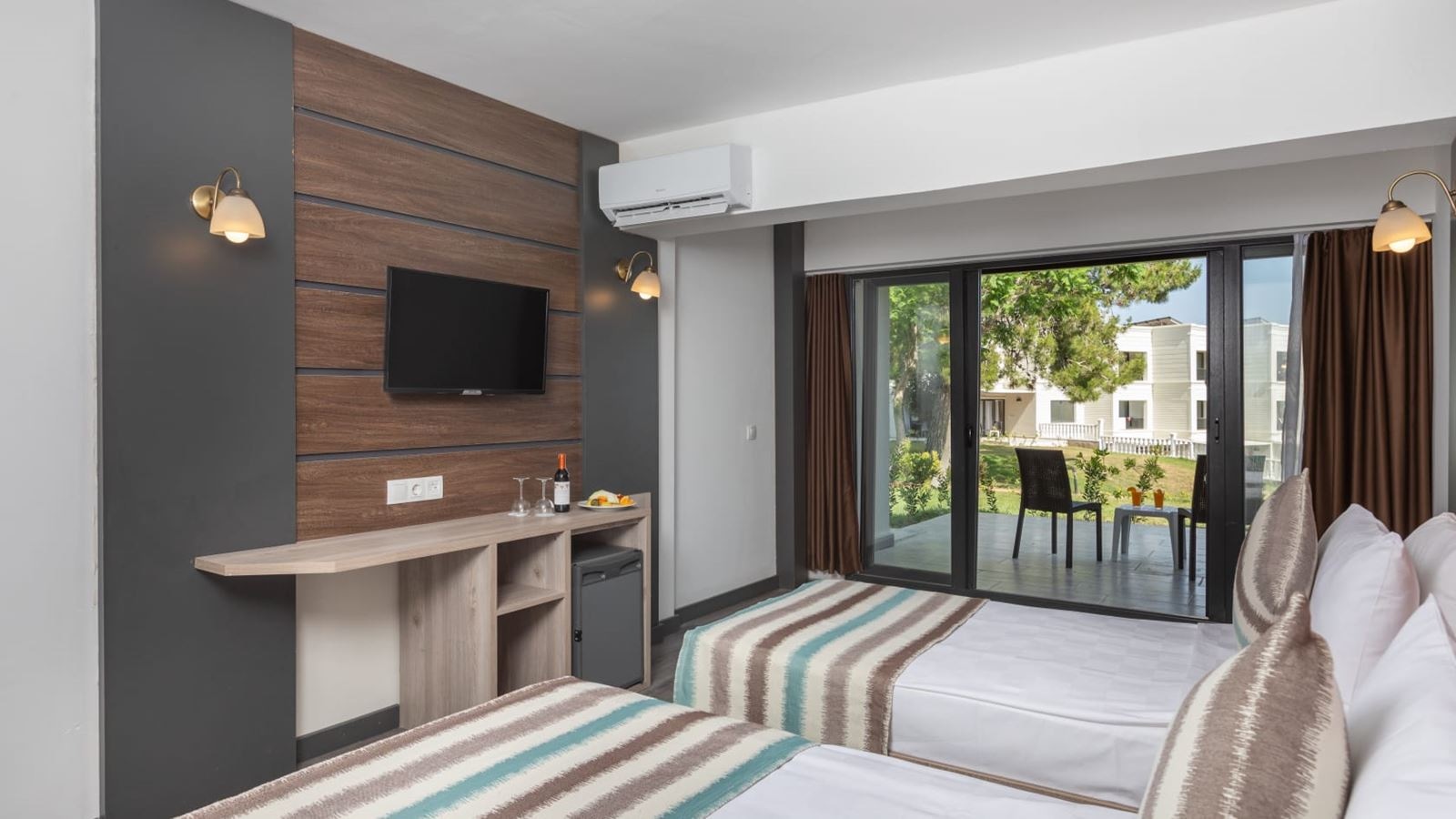 rooms-garden-room