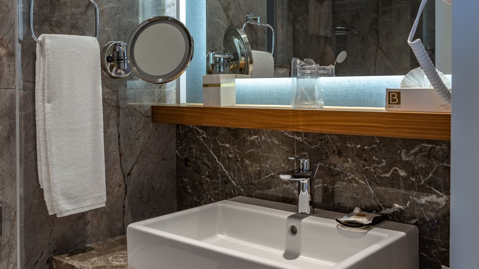 rooms-family-room-with-land-view