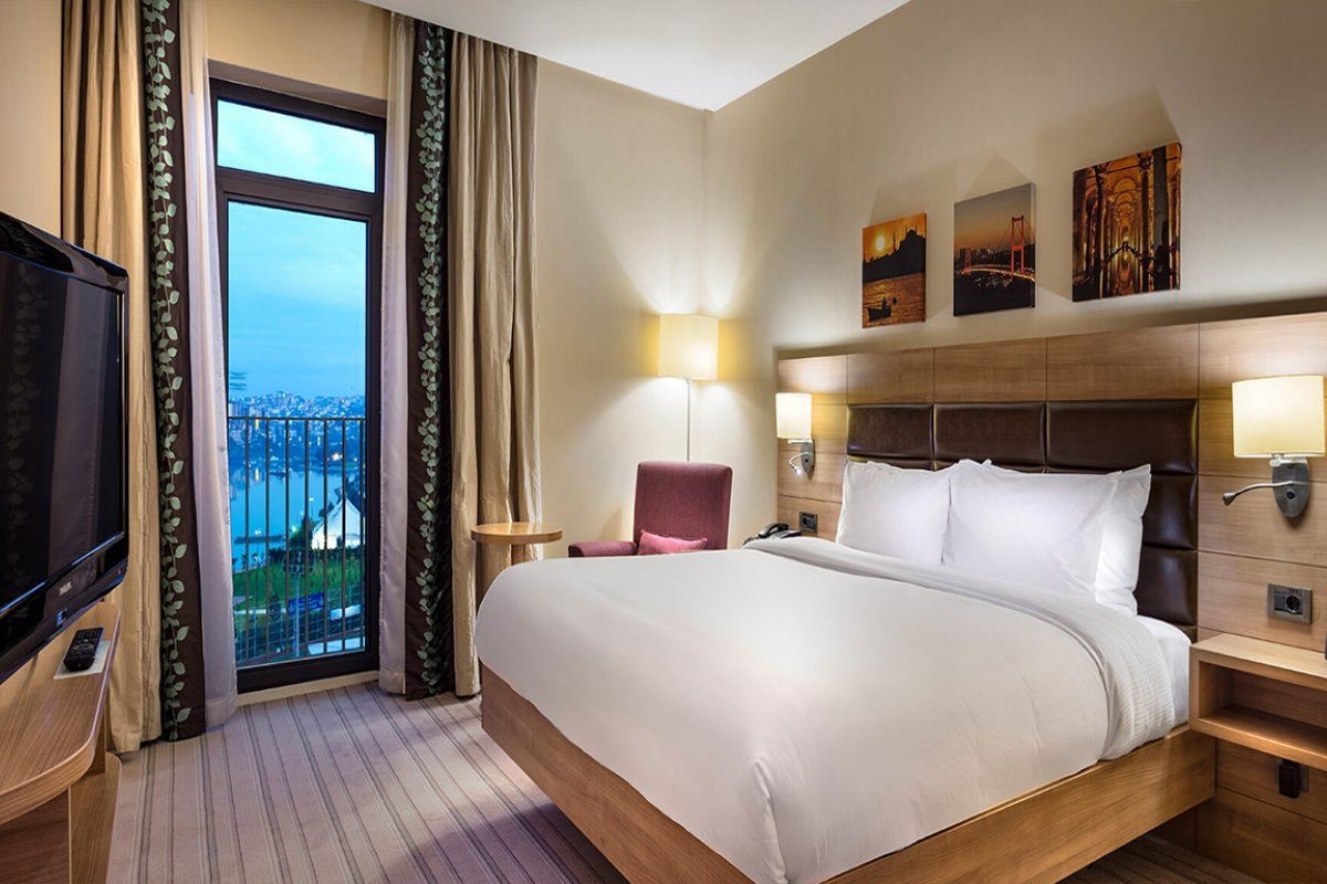 rooms-family-room-connection-sea-view