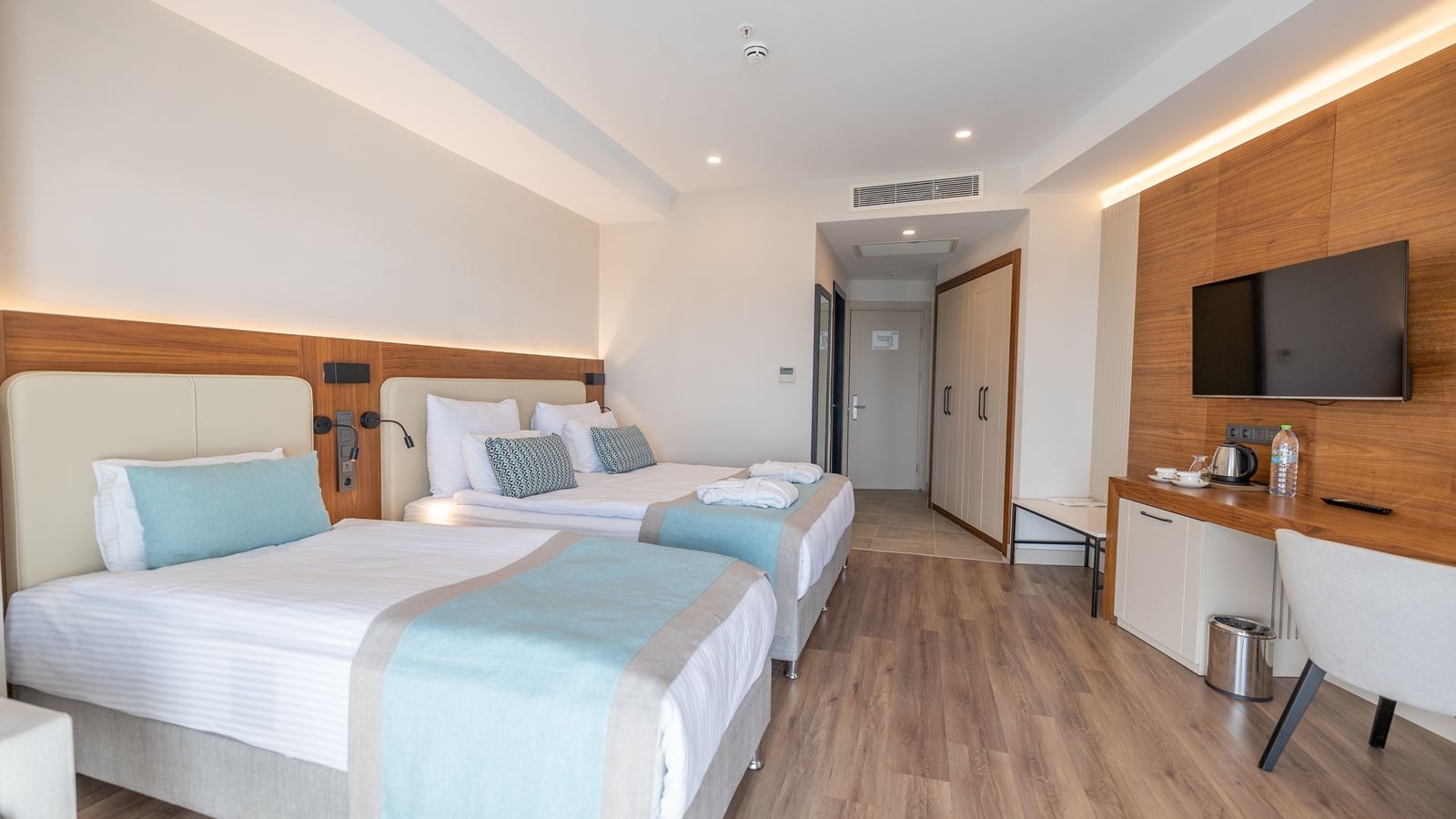 rooms-std-superior-room-with-pool-view