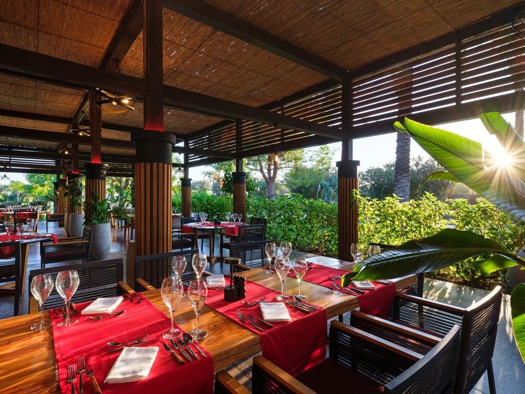 restaurants-red-steak-and-wine