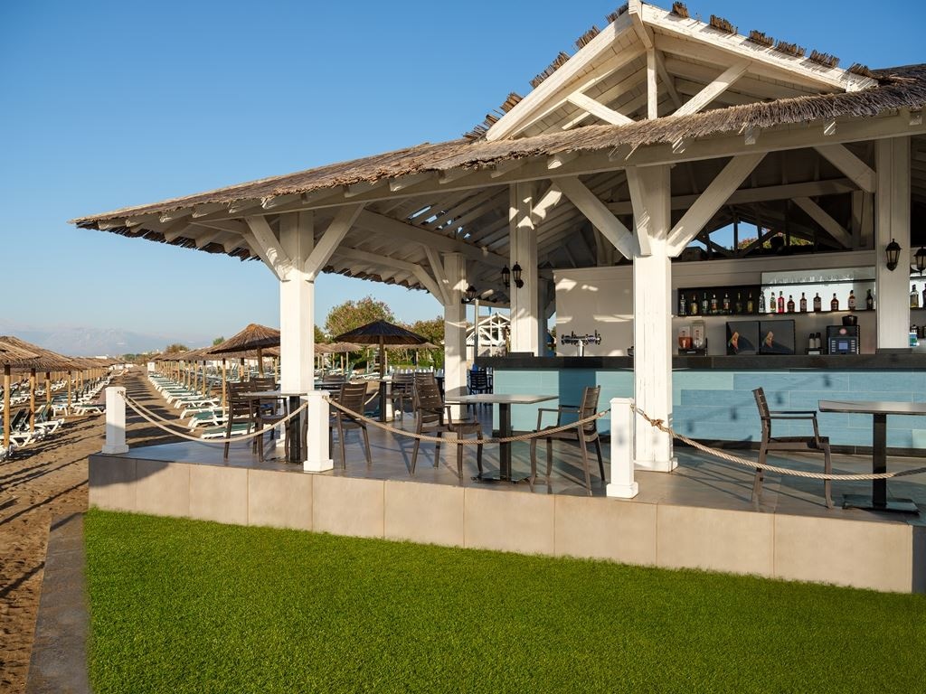 bars-aloha-beach-bar