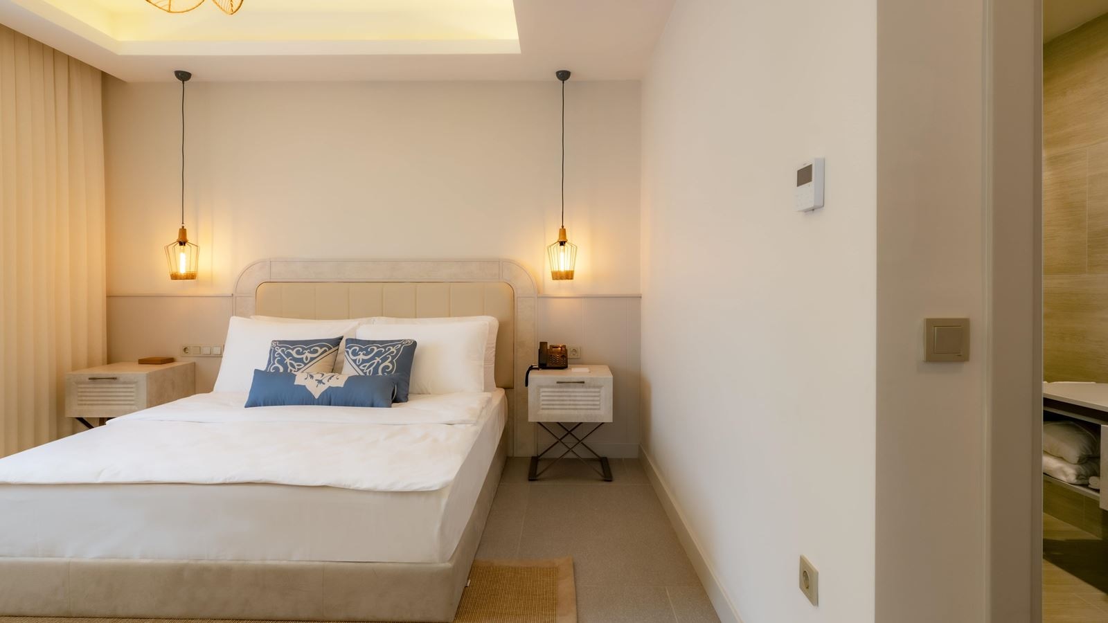 rooms-junior-suite-private-terrace-with-jacuzzi