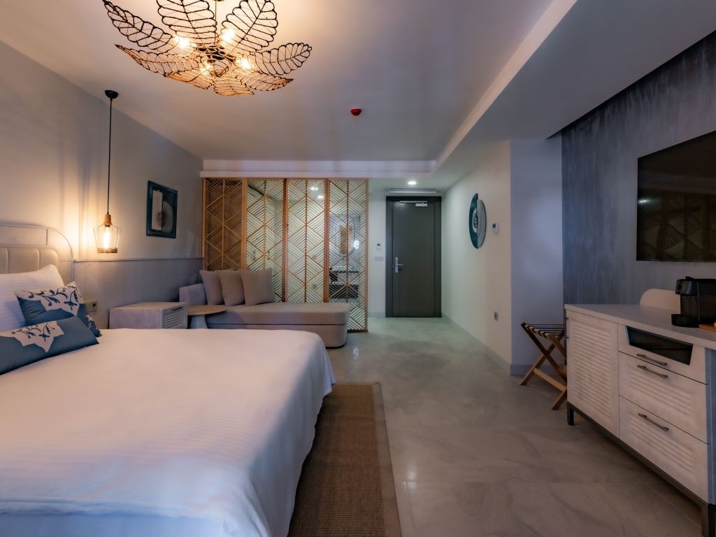 rooms-deluxe-room-garden-view