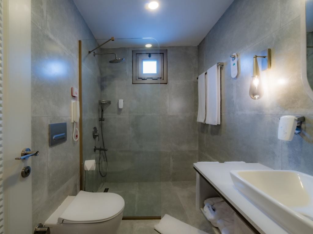 rooms-deluxe-room-garden-view