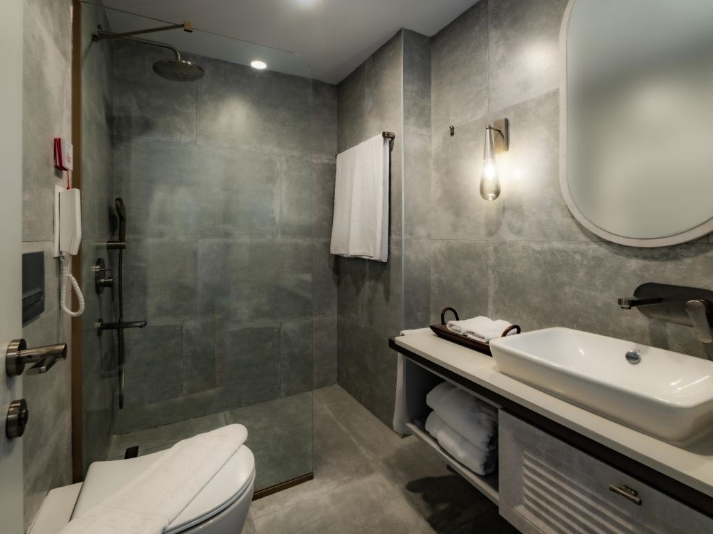 rooms-deluxe-suite-garden-view