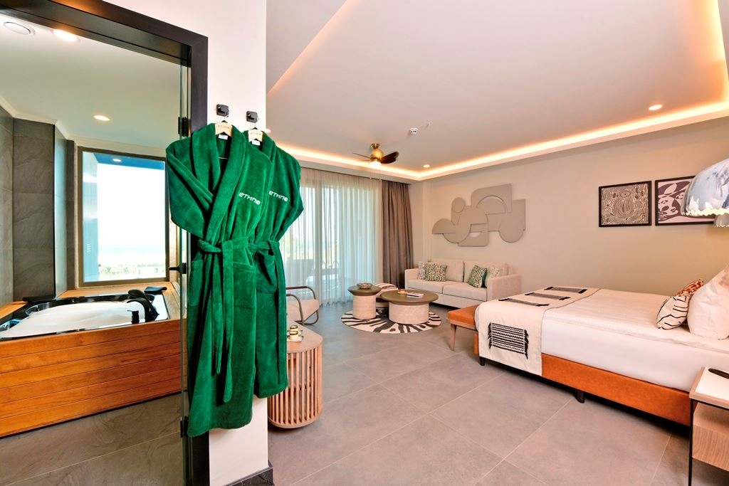 rooms-superior-jacuzzi-swim-up-infinity-sea-view