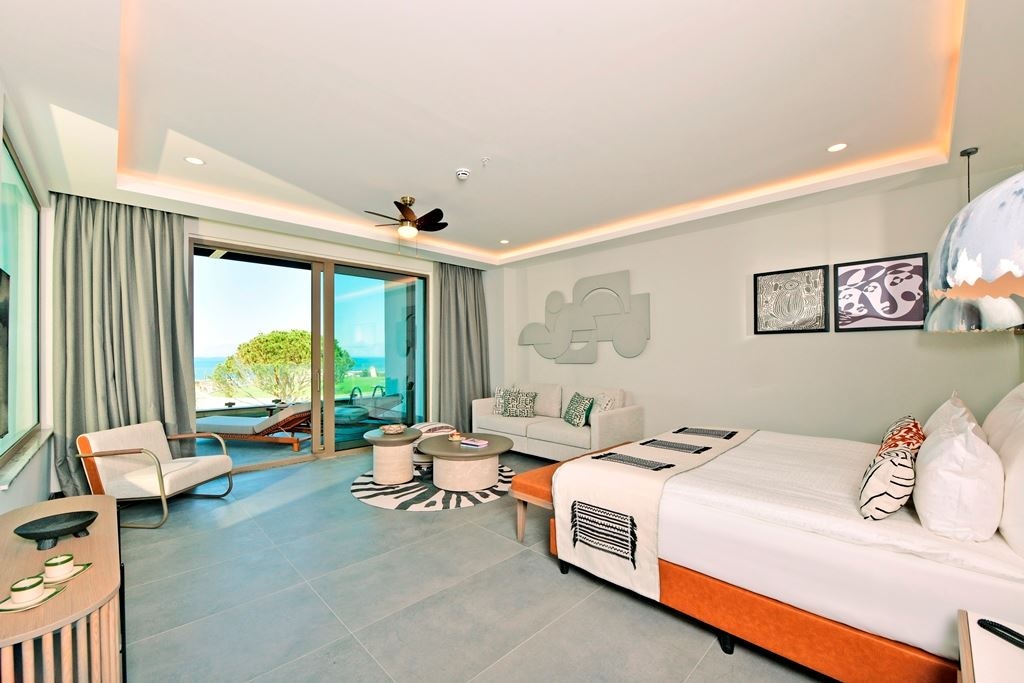 rooms-superior-jacuzzi-swim-up-infinity-sea-view