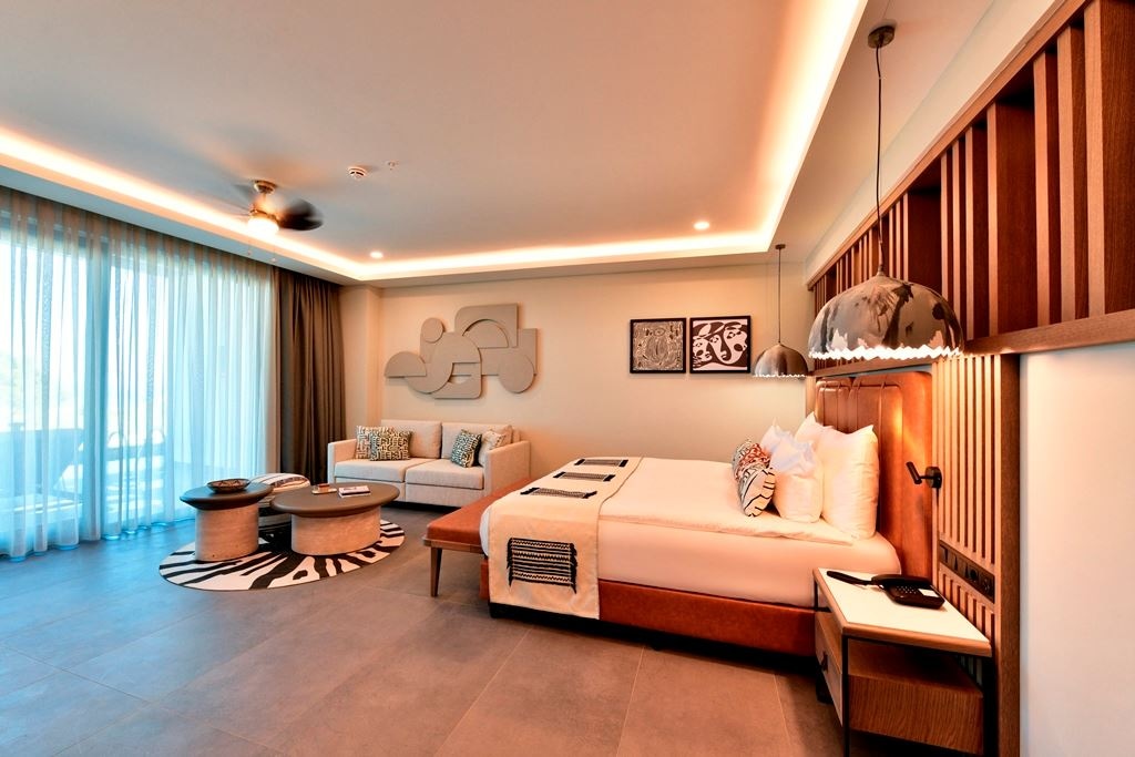 rooms-superior-jacuzzi-swim-up-infinity-sea-view