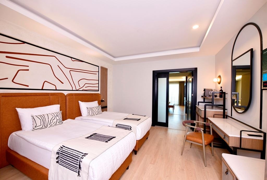 rooms-family-suite-ground-floor-garden-view