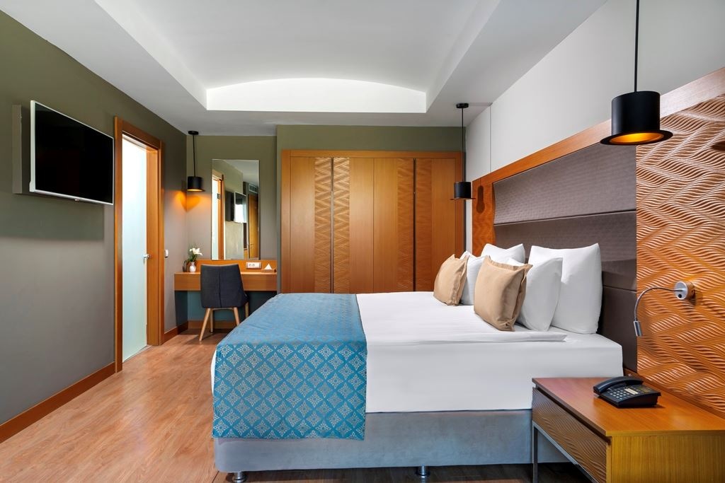 rooms-corner-suite-side-sea-view