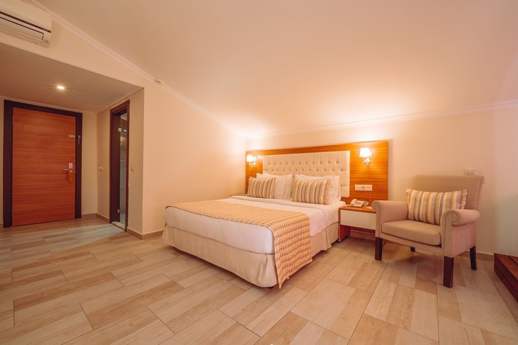 rooms-standard-room-with-jacuzzi