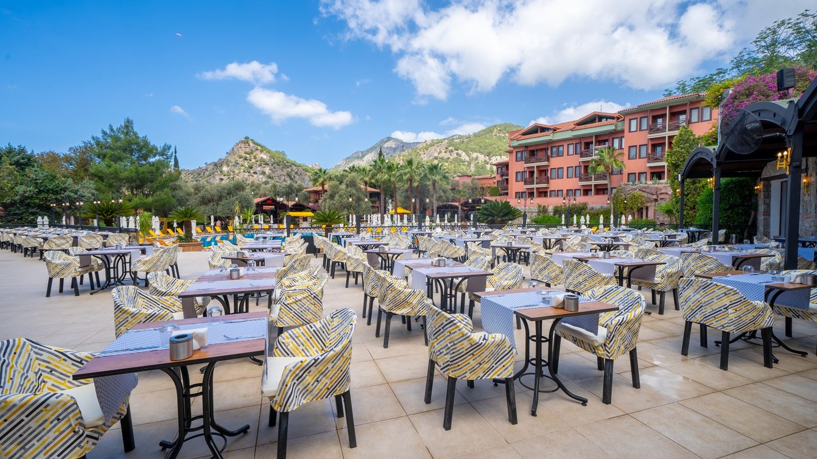 restaurants-myra-main-restaurant
