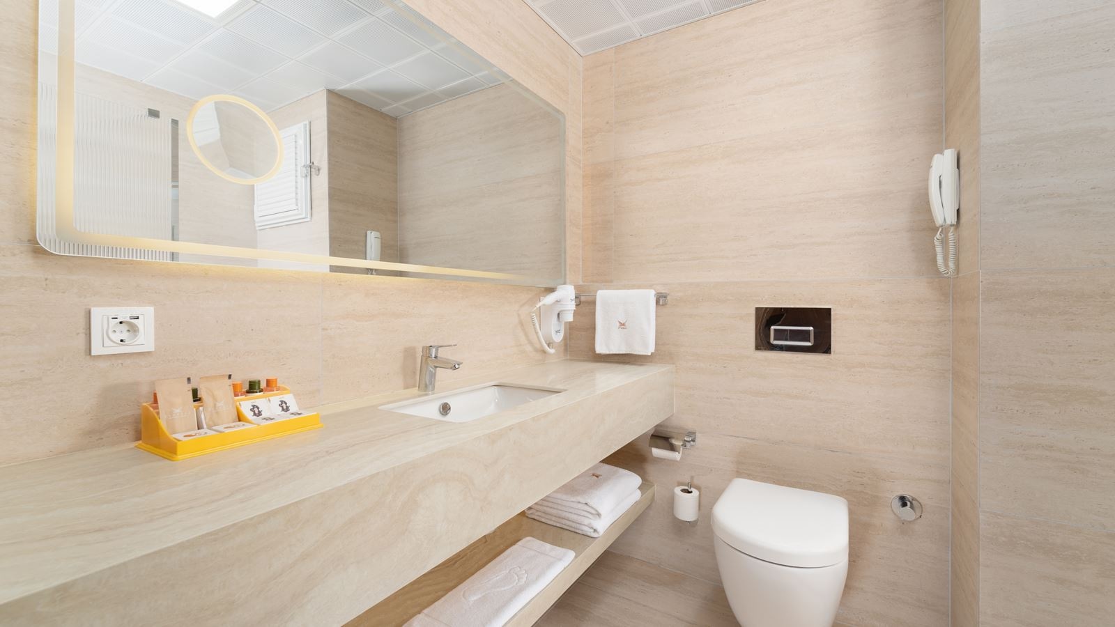 rooms-family-room